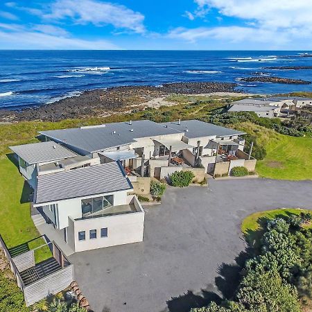 Hearns Beachside Villa 2 Port Fairy Exteriör bild