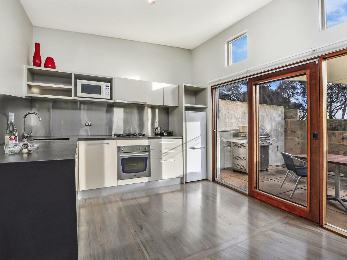 Hearns Beachside Villa 2 Port Fairy Exteriör bild