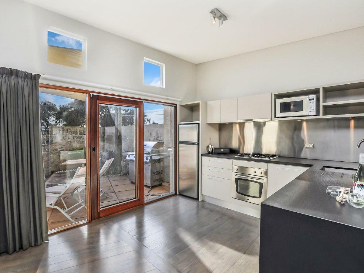Hearns Beachside Villa 2 Port Fairy Exteriör bild