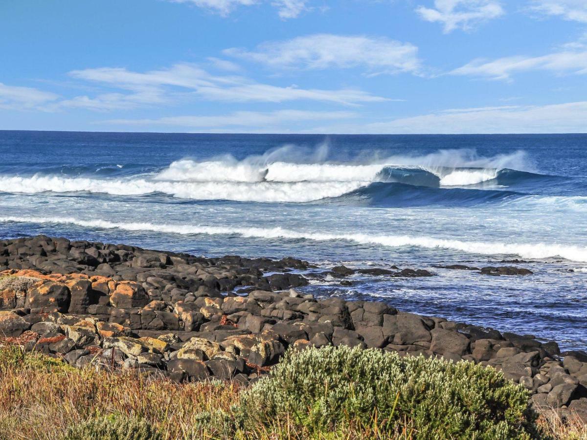 Hearns Beachside Villa 2 Port Fairy Exteriör bild