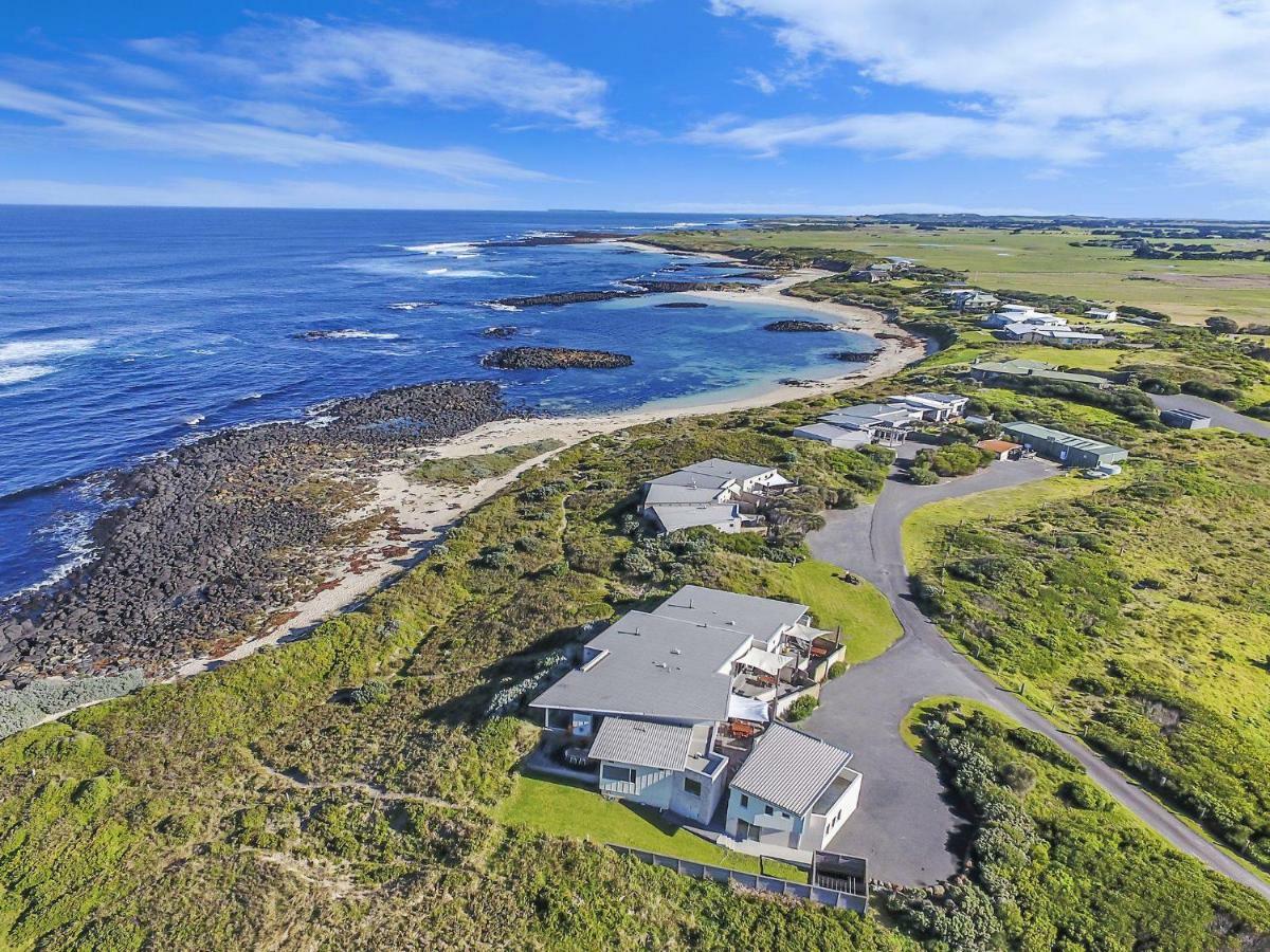 Hearns Beachside Villa 2 Port Fairy Exteriör bild