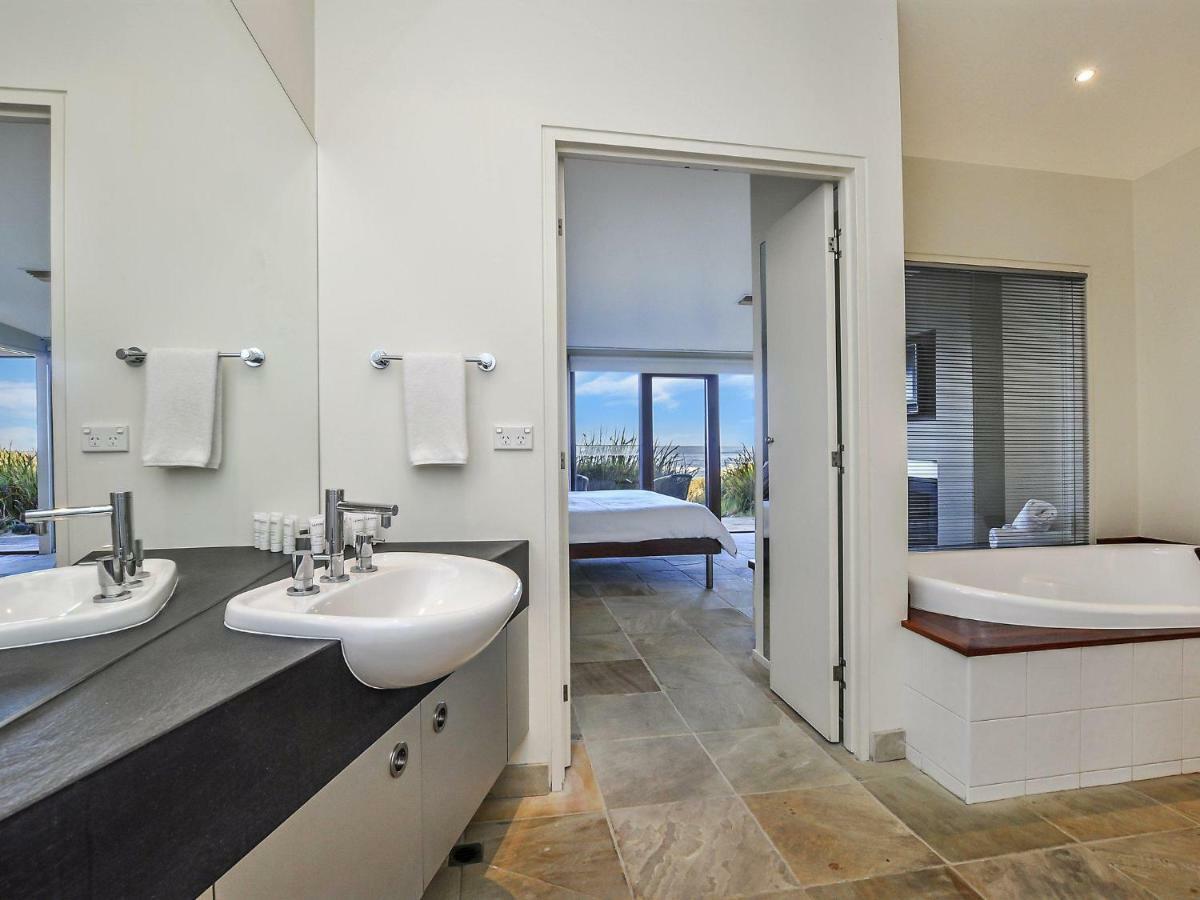 Hearns Beachside Villa 2 Port Fairy Exteriör bild